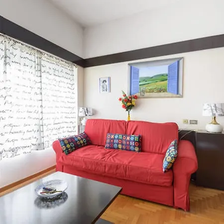 Aurelia Apartment